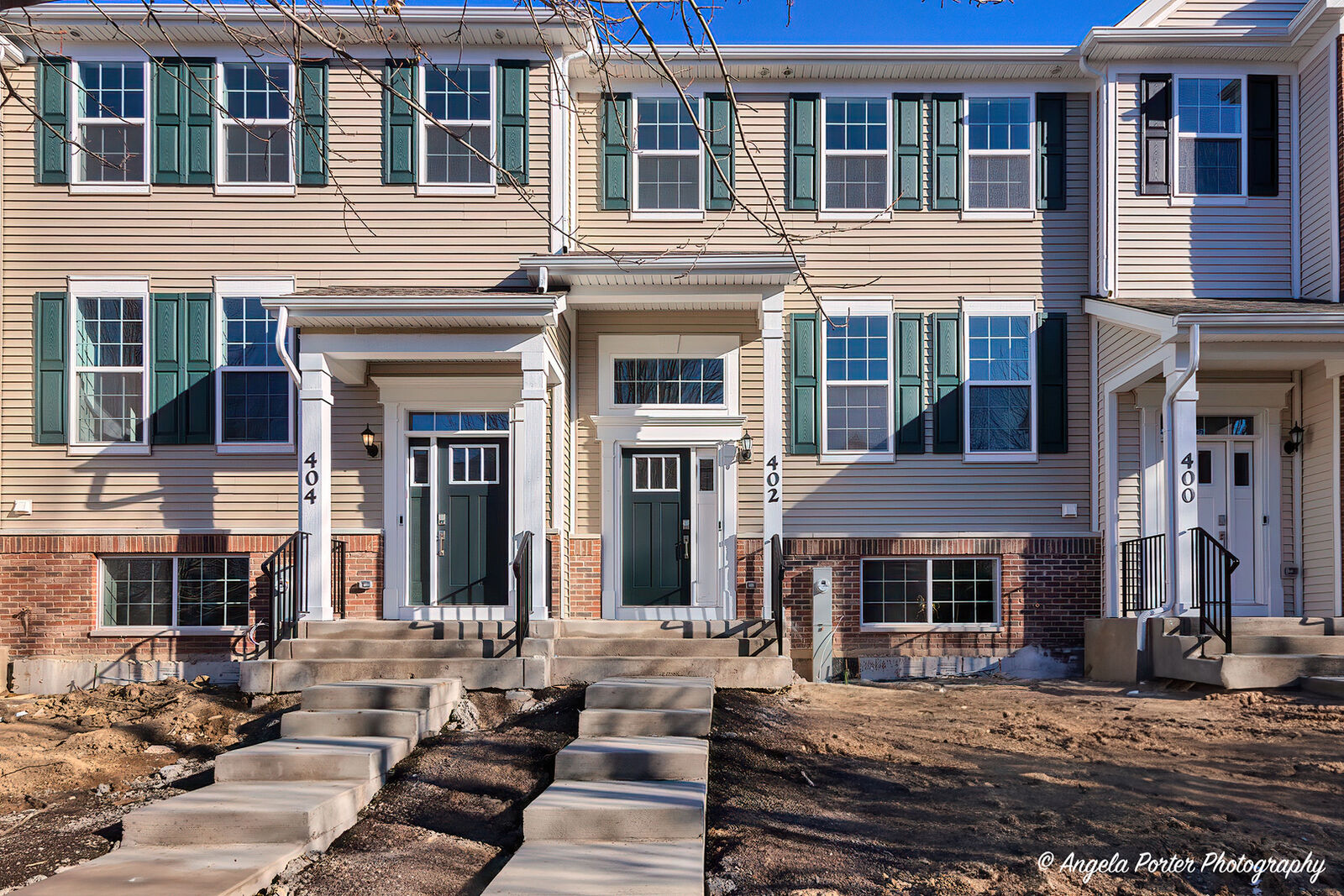 Property Photo:  402 Neubauer Circle  IL 60046 