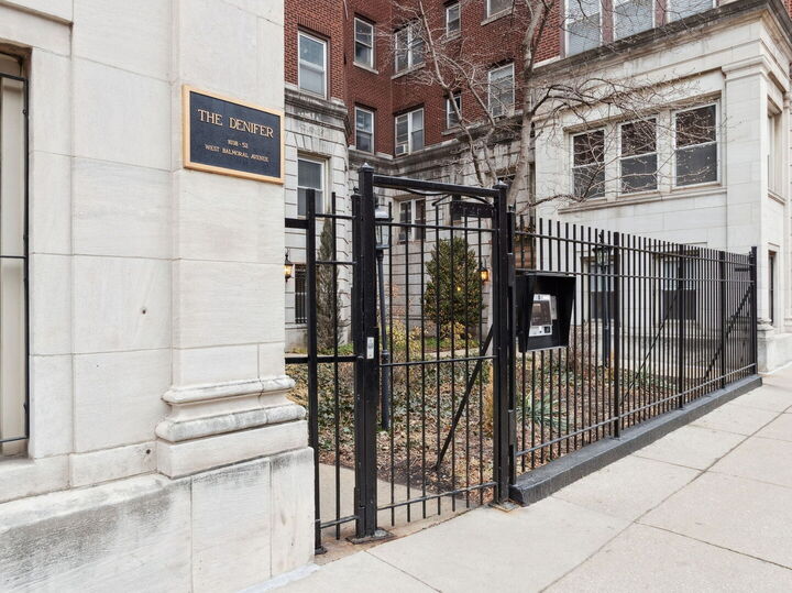 Property Photo:  1040 W Balmoral Avenue 4B  IL 60640 