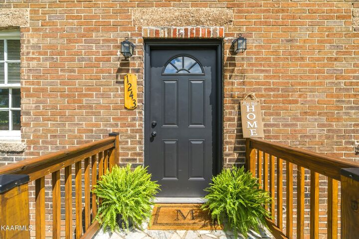 Property Photo:  1243 Exeter Ave  TN 37921 