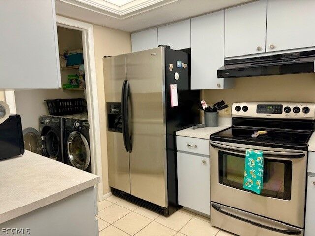 Property Photo:  4549 SE 5th Place 210  FL 33904 