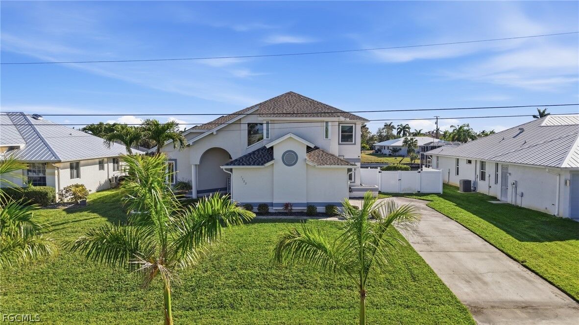 Property Photo:  1722 SW 45th Street  FL 33914 