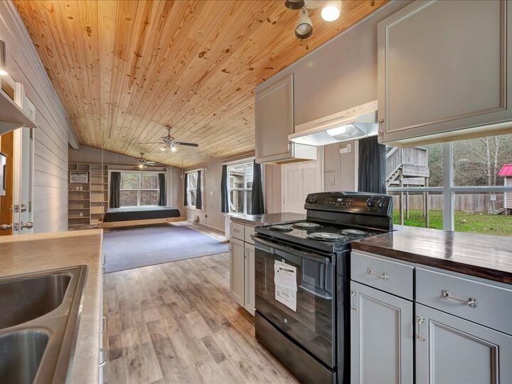 Property Photo: 225 County Road 3360 TX 75972