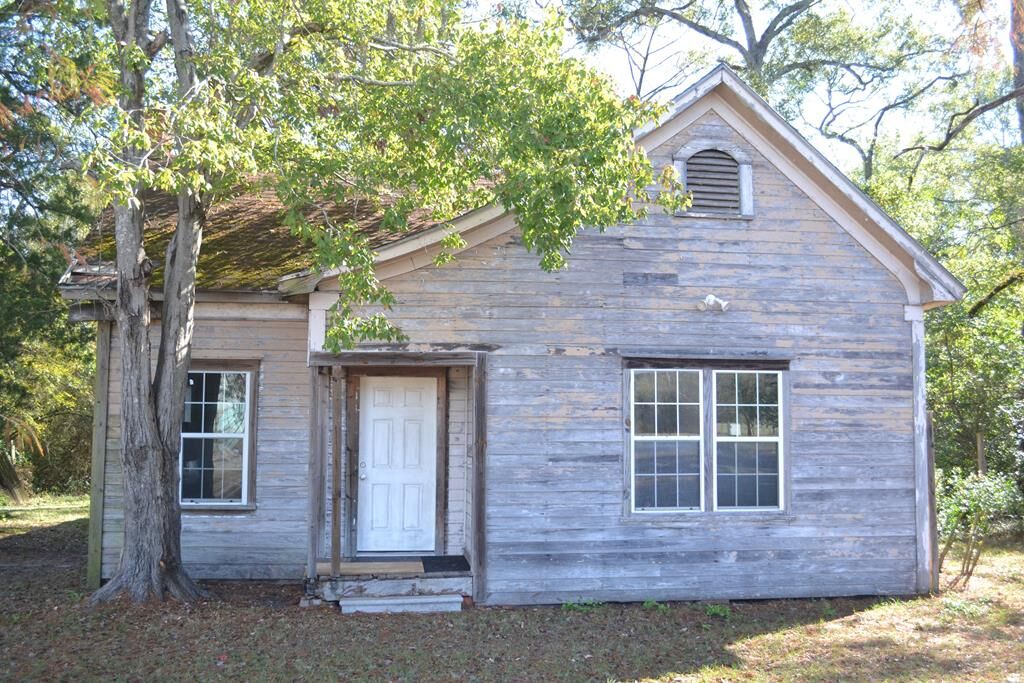 Property Photo:  521 Feagin Drive  TX 75904 