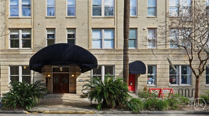 Property Photo:  106 W Gwinnett Street 5F  GA 31401 