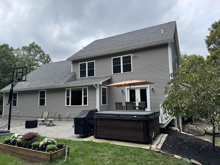 Property Photo: 5 Senter Farm Road NH 03051