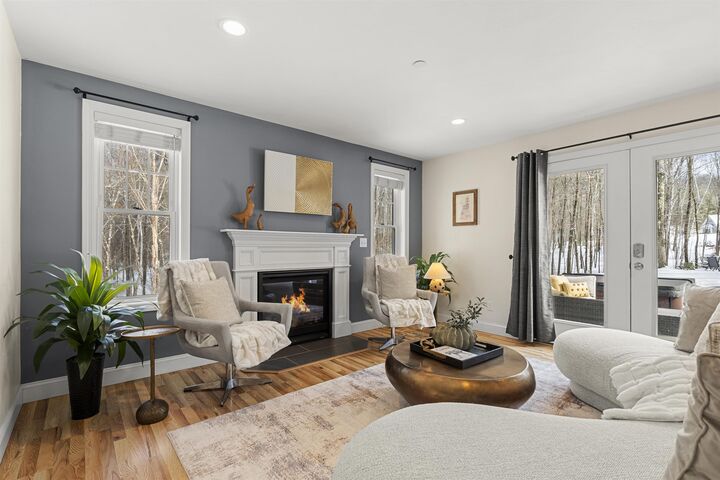 Property Photo:  5 Senter Farm Road  NH 03051 