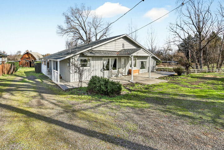 Property Photo:  3418 S Stage Road  OR 97501 