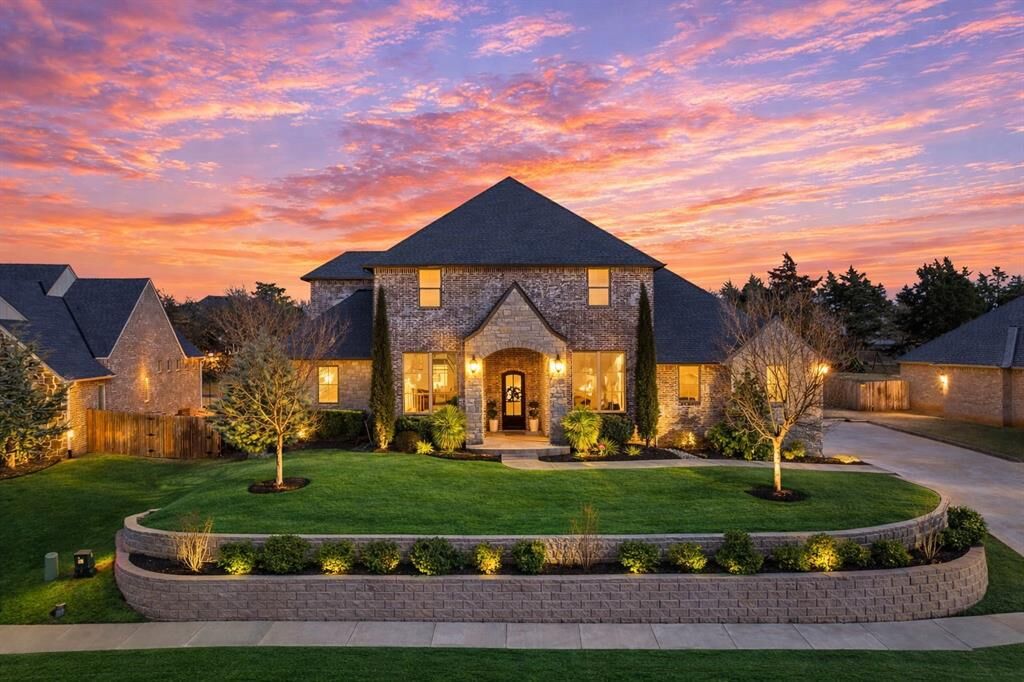 Property Photo: 5100 Isle Bridge Court OK 73034