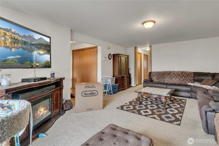 Property Photo:  626 N Anderson Street  WA 98406 