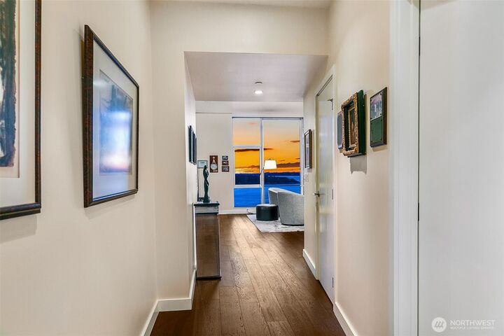 Property Photo:  909  5th Avenue 2301  WA 98164 