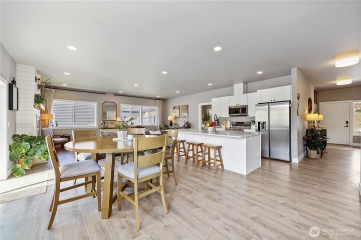 Property Photo: 9968 Griffith Place WA 98822
