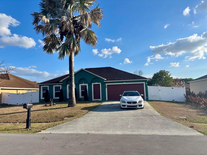 Property Photo:  766 NW Bayard Avenue  FL 34983 