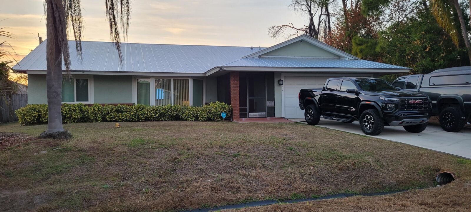 Property Photo: 1534 SE Sutton Street FL 34953