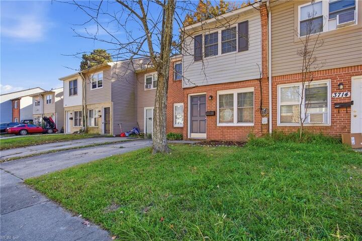 Property Photo: 3712 Bancroft Dr VA 23452