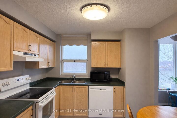 Photo de la propriété: 81 Scott Street 504 ON L2N 7L5