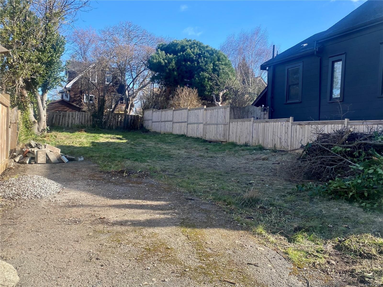Property Photo:  2017 Cameron St  BC V8T 3N4 