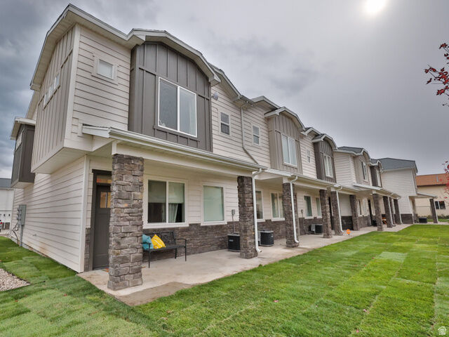 Property Photo:  150 W Seasons Ln 4  UT 84028 