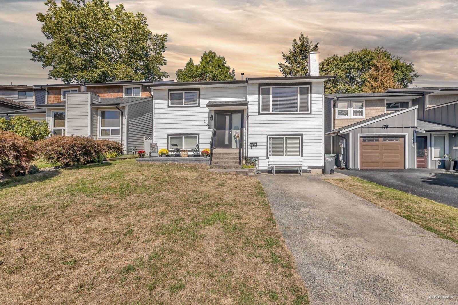 Photo de la propriété:  2521 Wilding Crescent  BC V2Y 1C8 