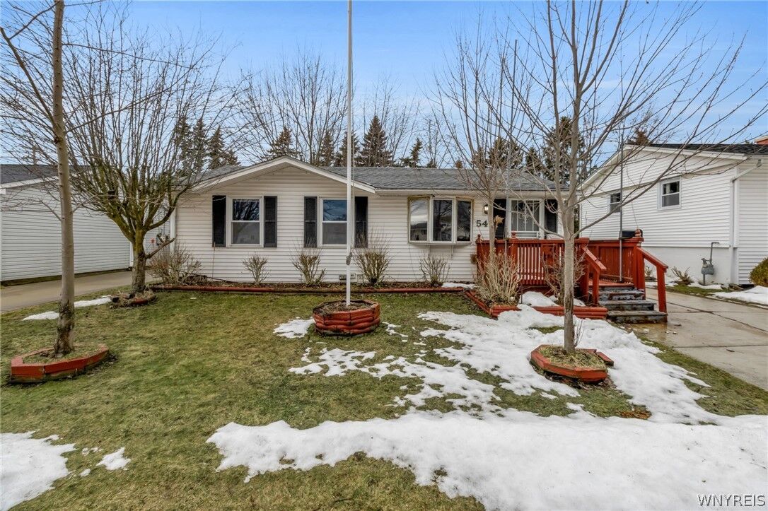 Property Photo:  54 Mayberry Drive W  NY 14227 