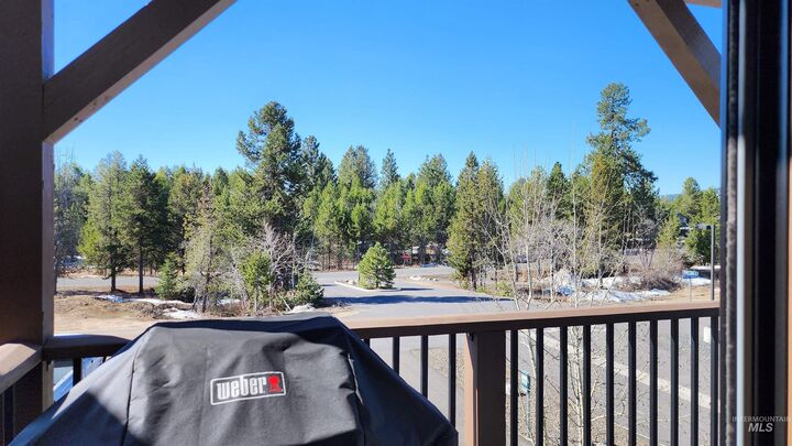 Property Photo:  118 Broken Pine Ln  ID 83638 