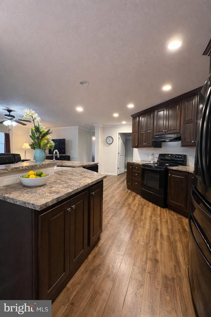 Property Photo:  1 Garden Dr  MD 21904 