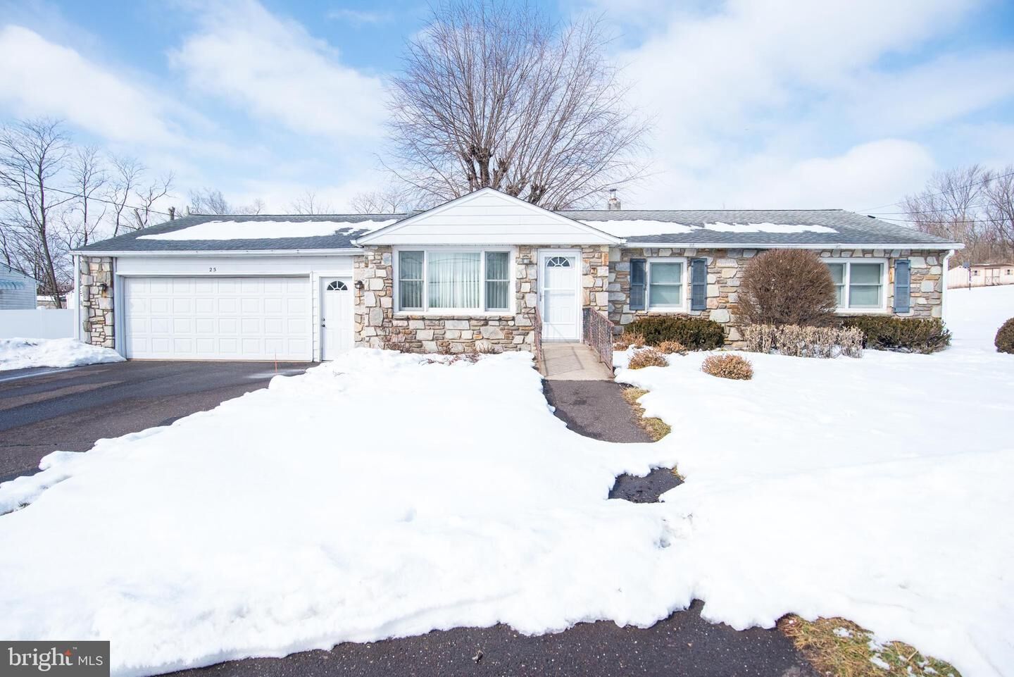 Property Photo:  25 E Township Line Road  PA 18964 