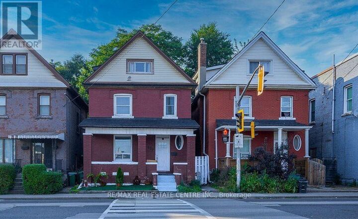 Property Photo:  439 Wentworth Street North  ON L8L 5W6 
