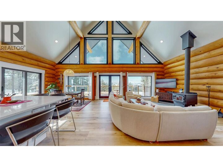 Property Photo: 185 Caribou Way BC V0H 1V6