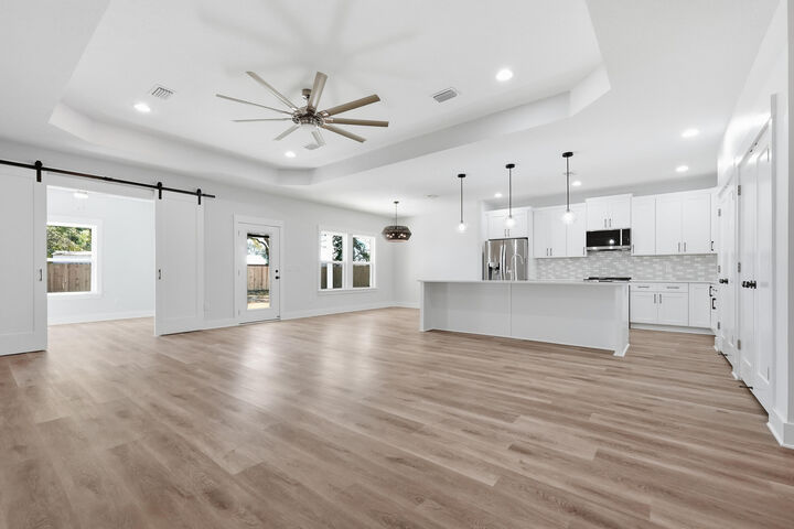 Property Photo: 6 Kohler Drive FL 32569