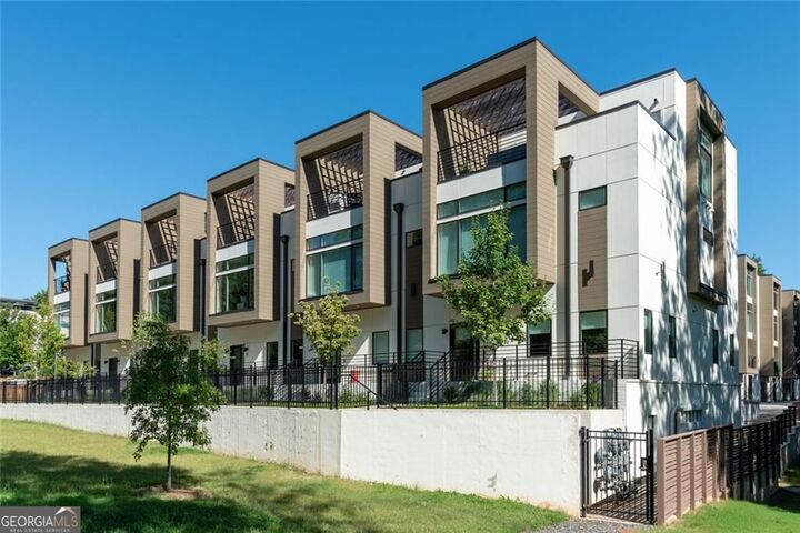 Property Photo:  1099 North Avenue NE 14  GA 30307 