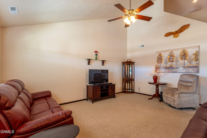 Property Photo: 2605 7th Avenue NW ND 58554