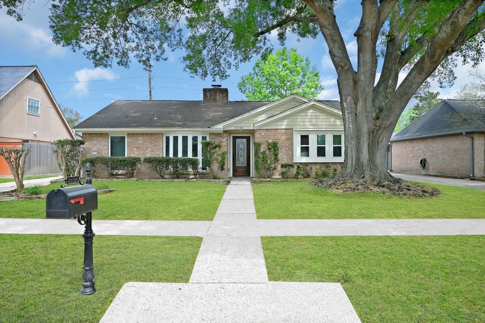 Property Photo: 4738 Whispering Falls Drive TX 77084