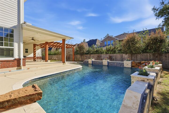 Property Photo:  66 N Thatcher Bend Circle  TX 77389 