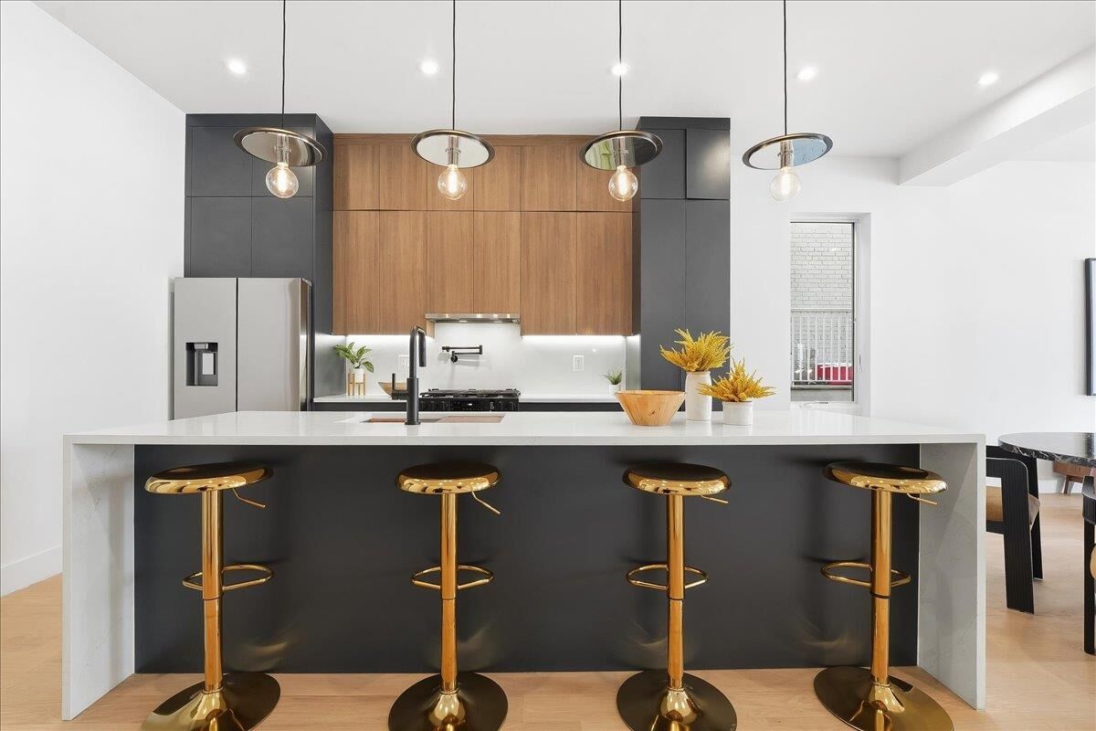 Property Photo:  105 Laidlaw Ave 2  NJ 07306 