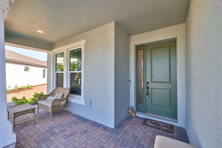 Property Photo:  5410 Trevesta Place  FL 34221 