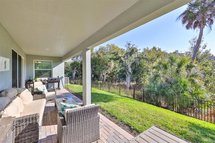 Property Photo:  5410 Trevesta Place  FL 34221 