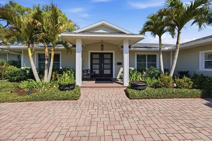 Property Photo:  10705 Carrollwood Drive  FL 33618 