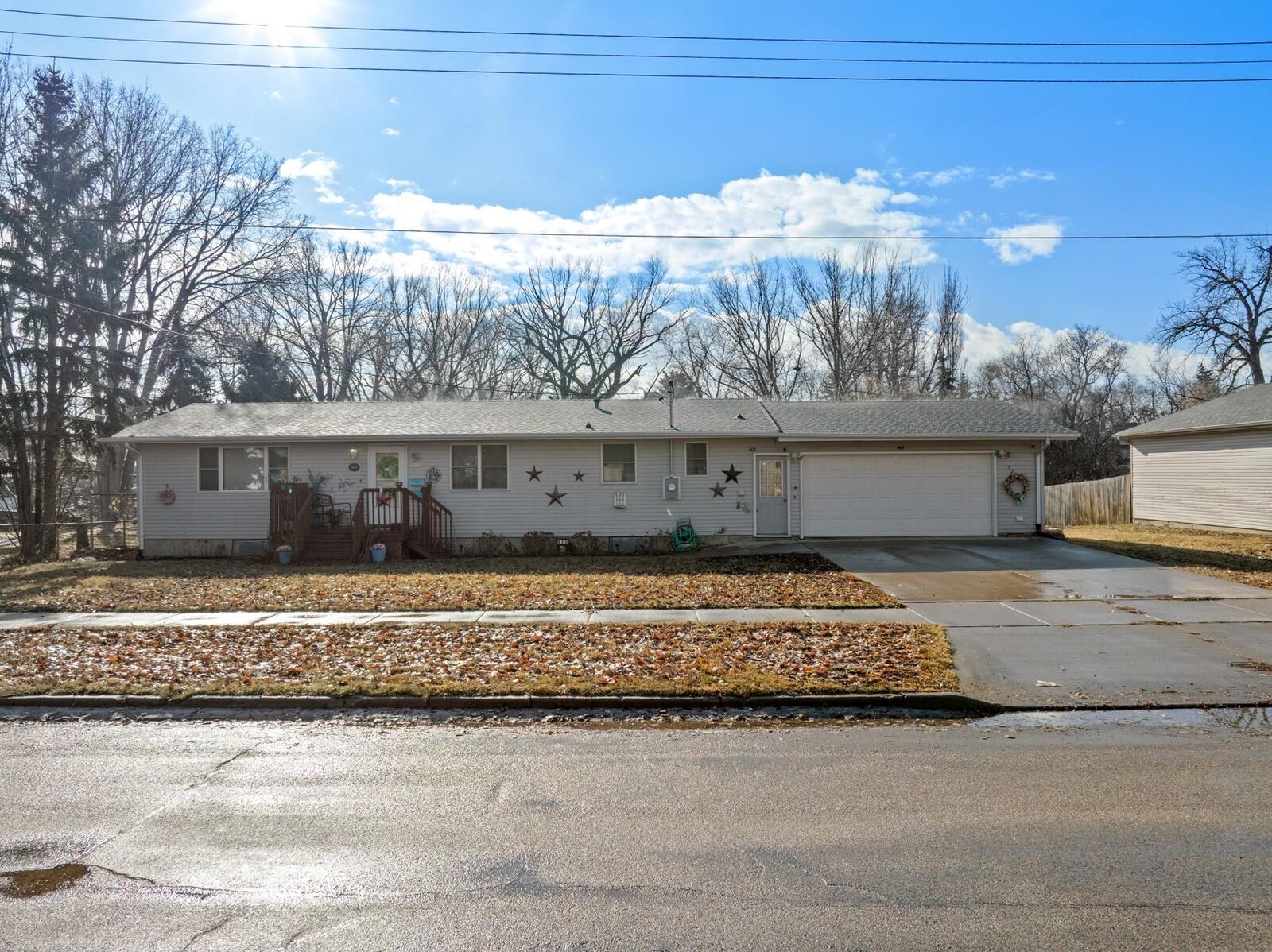 Property Photo:  520 7th Ave NE  ND 58703 