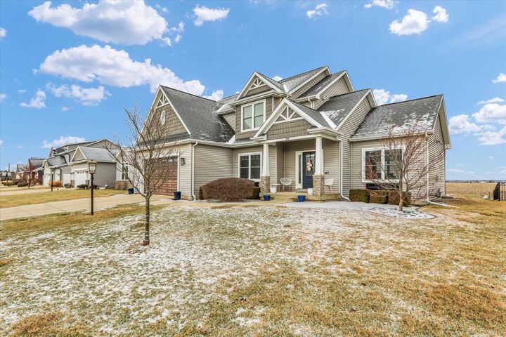 Property Photo:  1010 Declaration Drive  IL 61874 