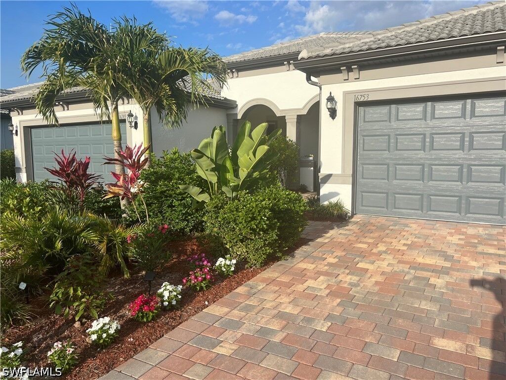 Property Photo:  16753 Rolling Rock Boulevard  FL 33920 