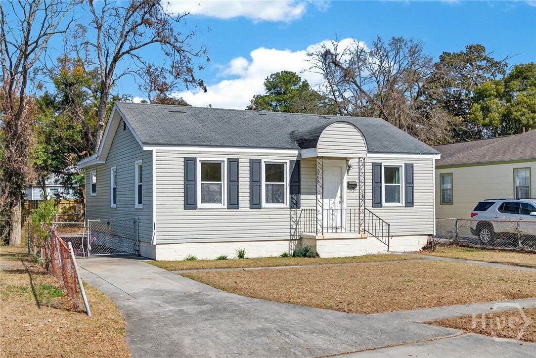 Property Photo:  2308 New York Avenue  GA 31404 
