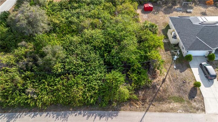 Property Photo:  102 Sally Ave N  FL 33971 