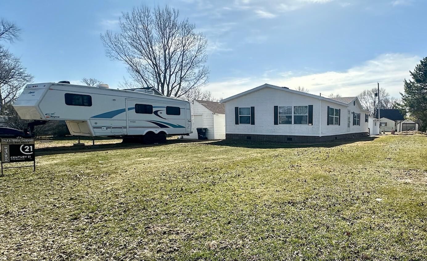 Property Photo:  204 E 4th Street  MN 56235 