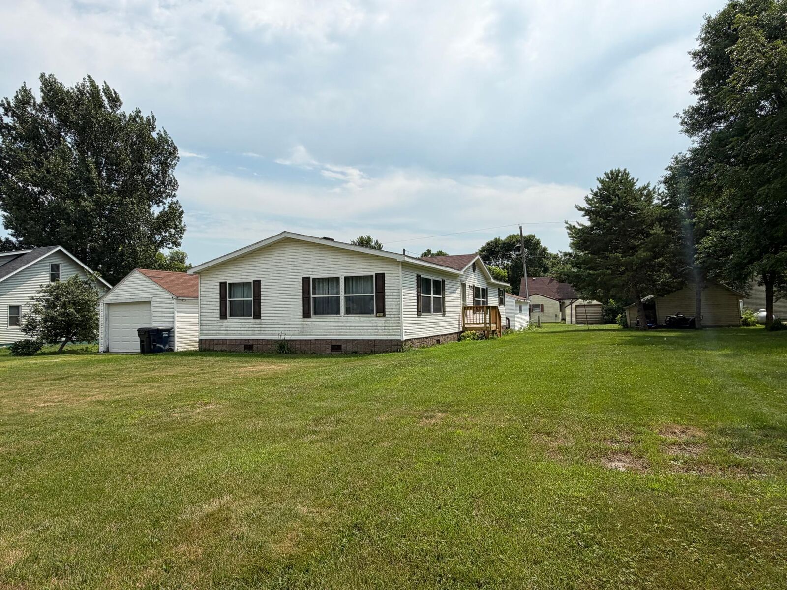 Property Photo: 204 E 4th Street MN 56235