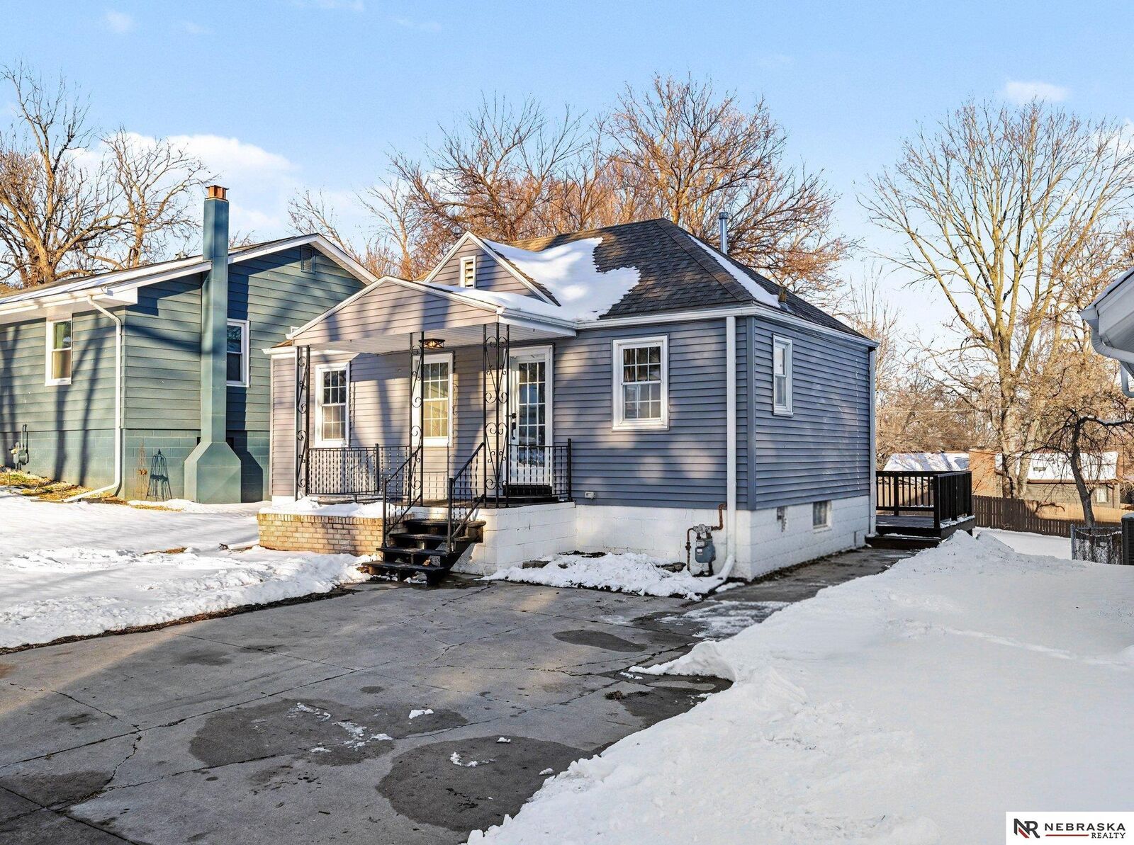 Property Photo:  1509 Warren Street  NE 68005 