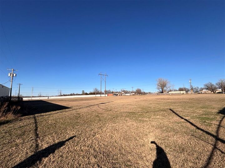 Property Photo:  1641 S Bryant Avenue  OK 73121 