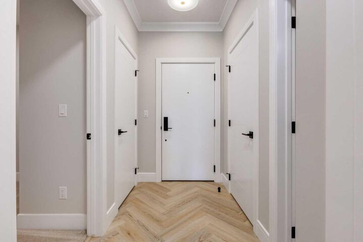 Property Photo: 330 Dieppe Drive SW 516 AB T3E 2L4