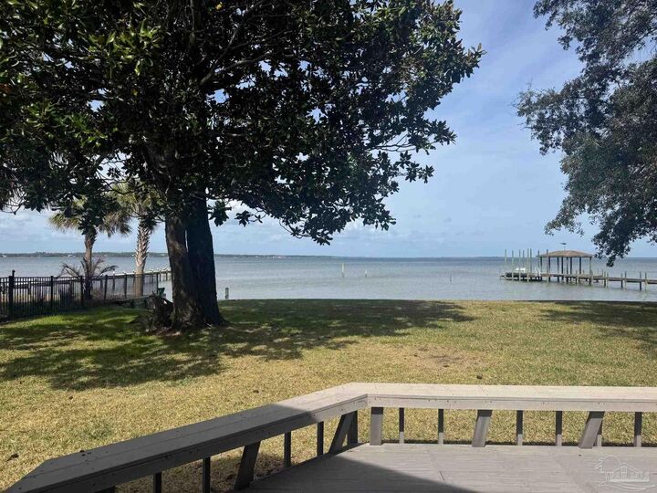 Property Photo:  16298 North Shore Dr  FL 32507 