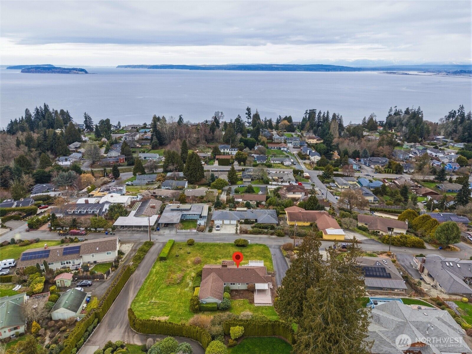 Property Photo: 2602 Hillside Lane WA 98203