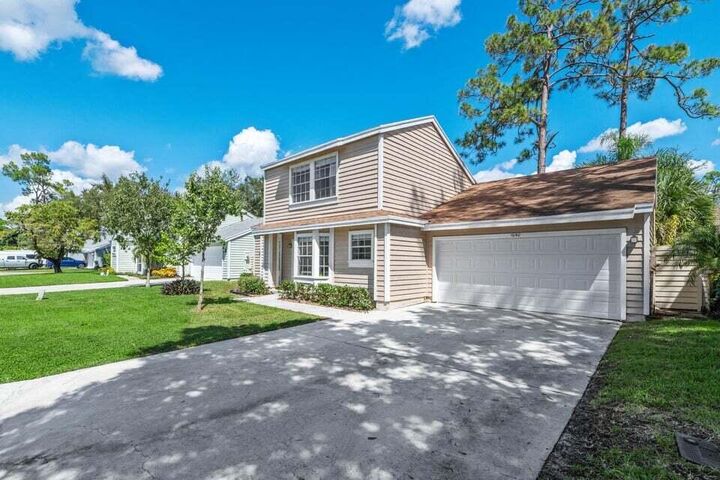 Property Photo: 1050 Aviary Road Road FL 33414